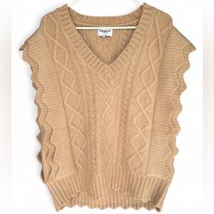 Women's FRNCH Tamara Sweater Vest Tan Small Scalloped Cable Knit Preppy V‎ Neck